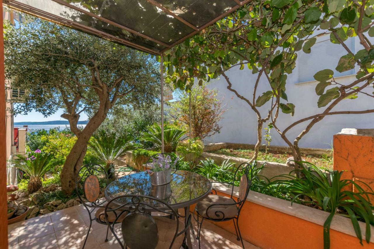 Apartments Babaja Трогир Екстериор снимка