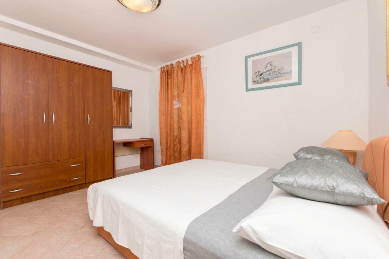 Apartments Babaja Трогир Екстериор снимка