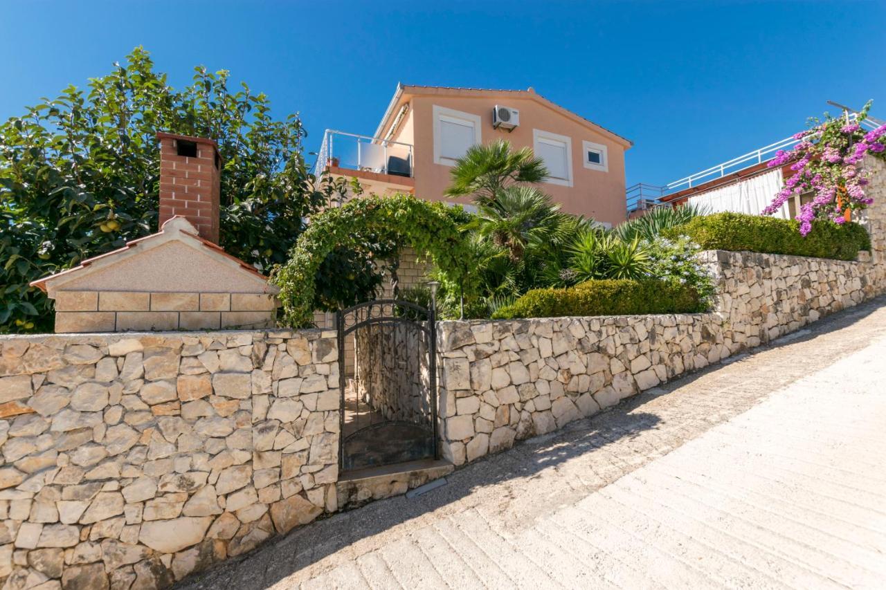 Apartments Babaja Трогир Екстериор снимка
